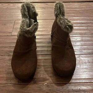 Khombu Women’s Boots